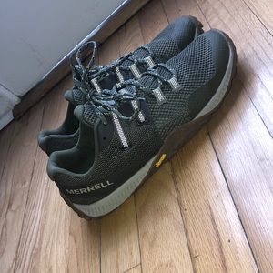 Merrell Women’s Trail Glove 6 in Green